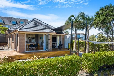 Photo of property in 16 Lagoon View, Gulf Harbour, Whangaparaoa, 0930