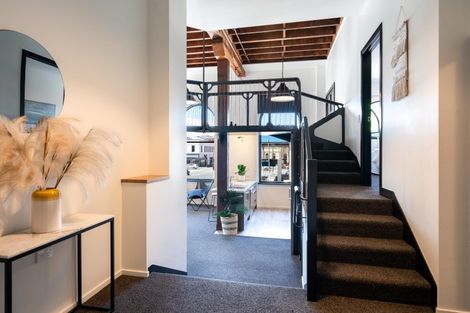 Photo of property in 2/5 Jetty Street, Dunedin Central, Dunedin, 9016