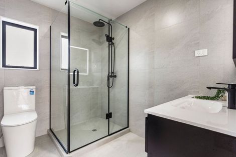 Photo of property in 43d Mirrabooka Avenue, Botany Downs, Auckland, 2010