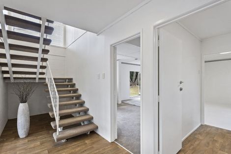 Photo of property in 7 Kathleen Street, Totara Vale, Auckland, 0627