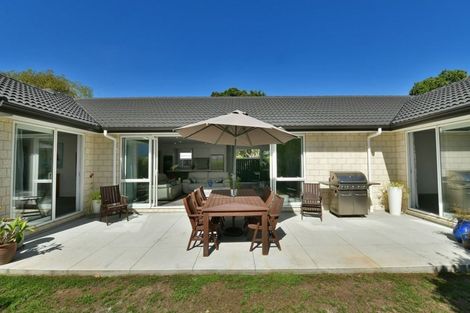 Photo of property in 5 The Circle, Manly, Whangaparaoa, 0930