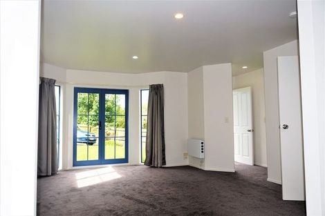 Photo of property in 2/19a Heathglen Place, Bayview, Auckland, 0629