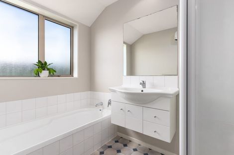 Photo of property in 8 Okuku Place, Hei Hei, Christchurch, 8042