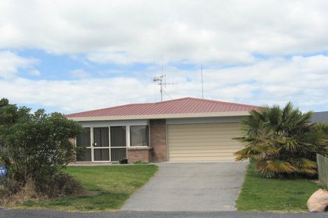 Photo of property in 14 Crisp Drive, Papamoa Beach, Papamoa, 3118
