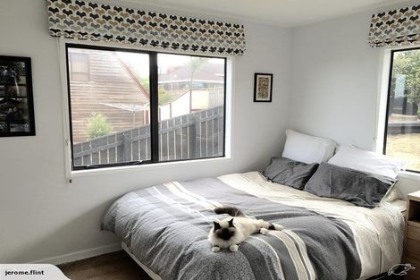 Photo of property in 17 Cobar Close, Maupuia, Wellington, 6022