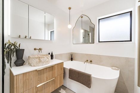 Photo of property in 10c Long Street, Raglan, 3225