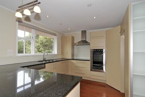 Photo of property in 15 Westview Grove, Miramar, Wellington, 6022