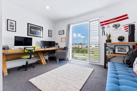 Photo of property in 28 Owen Chapman Drive, Red Beach, 0932