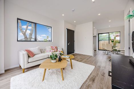 Photo of property in 13a John Walker Drive, Manurewa, Auckland, 2102