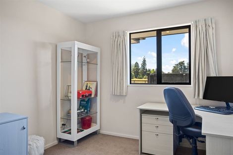 Photo of property in 10 Devlin Avenue, Rangiora, 7400