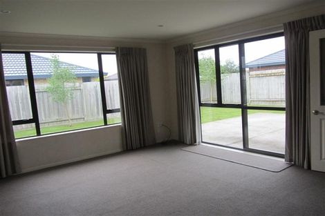 Photo of property in 27 Boston Parade, Kelvin Grove, Palmerston North, 4414