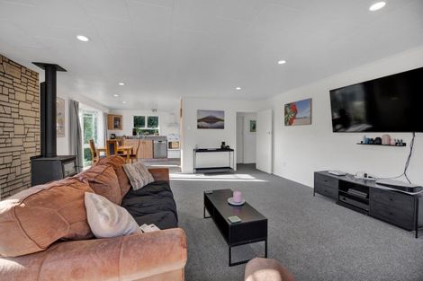 Photo of property in 13 Bridger Place, Eltham, 4322