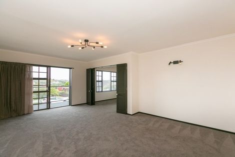 Photo of property in 6 Virginia Place, Whalers Gate, New Plymouth, 4310
