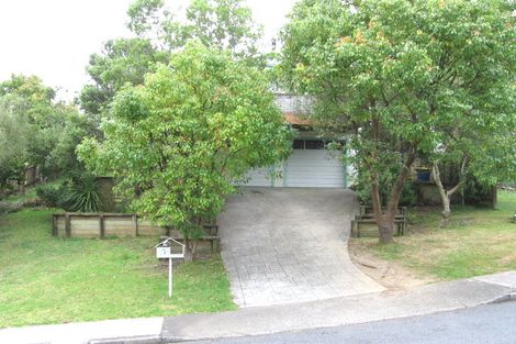 Photo of property in 5 Pavola Grove, Glenfield, Auckland, 0629