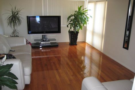 Photo of property in 9 Chequers Avenue, Glenfield, Auckland, 0629