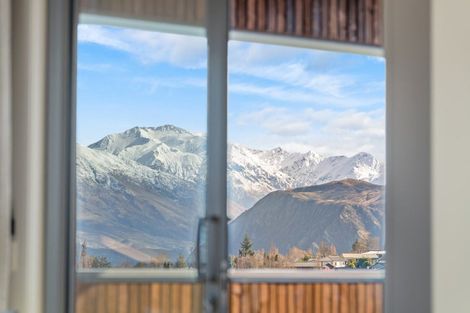 Photo of property in 7 Tuke Lane, Wanaka, 9305