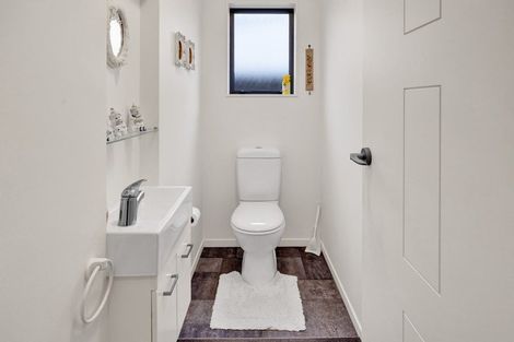 Photo of property in 14a Milmoe Street, Hawera, 4610