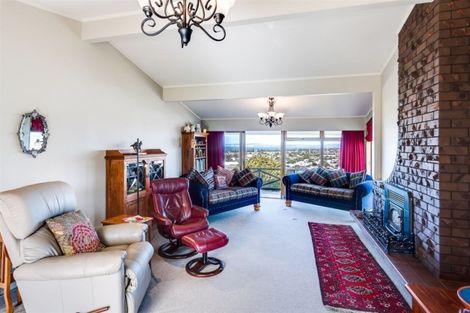 Photo of property in 2 Colenso Avenue, Hospital Hill, Napier, 4110