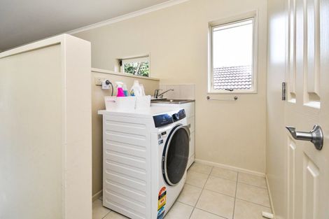 Photo of property in 5 Nita Place, The Gardens, Auckland, 2105