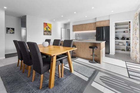 Photo of property in 7 Willow Brook Place, Clive, 4102