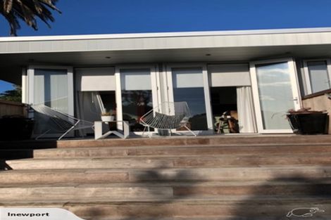 Photo of property in 2a Kiwi Esplanade, Mangere Bridge, Auckland, 2022