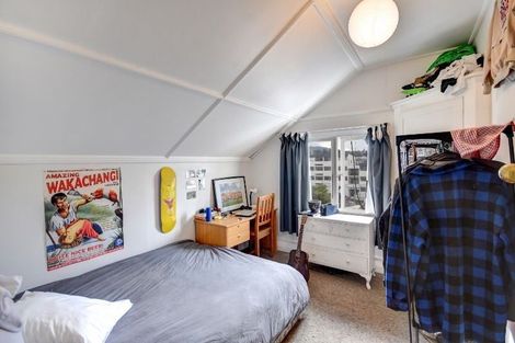 Photo of property in Elm Lodge Backpackers, 74 Elm Row, Dunedin Central, Dunedin, 9016