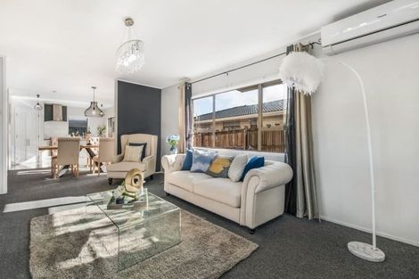 Photo of property in 145 Everglade Drive, Totara Heights, Auckland, 2105