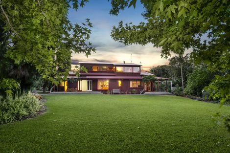 Photo of property in 161 Atkinson Road, Titirangi, Auckland, 0604