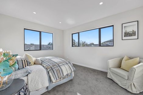 Photo of property in 17a Alexandra Street, Riverhead, 0820