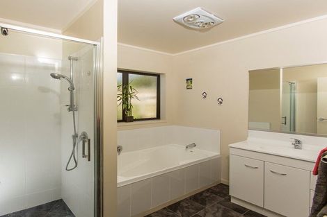 Photo of property in 11 Taiko Street, Horahora, Whangarei, 0110