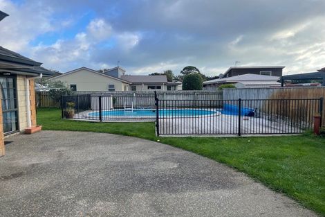 Photo of property in 12 Gandalf Crescent, Paraparaumu, 5032