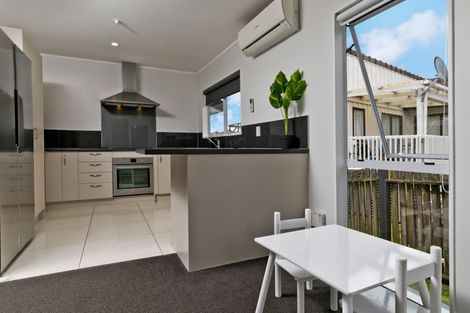 Photo of property in 55 Triangle Road, Massey, Auckland, 0614