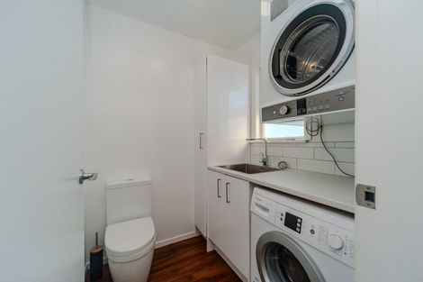 Photo of property in 35 Oswald Crescent, Paparangi, Wellington, 6037