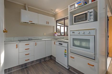 Photo of property in 37 Peppertree Glade, Kelvin Grove, Palmerston North, 4414