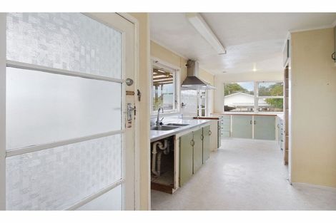 Photo of property in 3 Ngatoa Place, Glenfield, Auckland, 0629