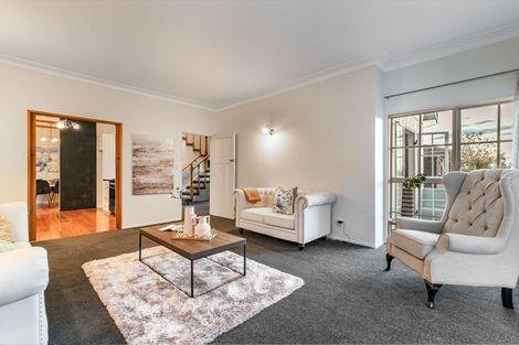 Photo of property in 2/52 Northboro Road, Belmont, Auckland, 0622