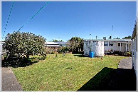 Photo of property in 7 Punga Street, Tangimoana, 4822