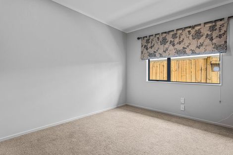 Photo of property in 21 Edgewater Grove, Whakatane, 3120