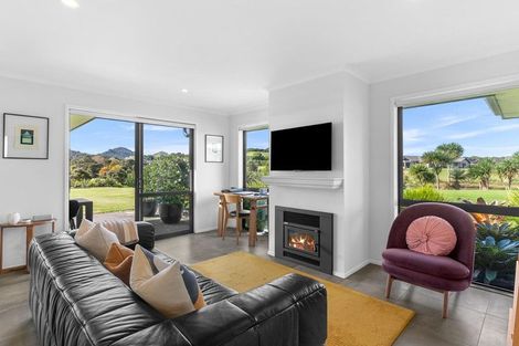 Photo of property in 32 Robert Hastie Drive, Mangawhai, 0573