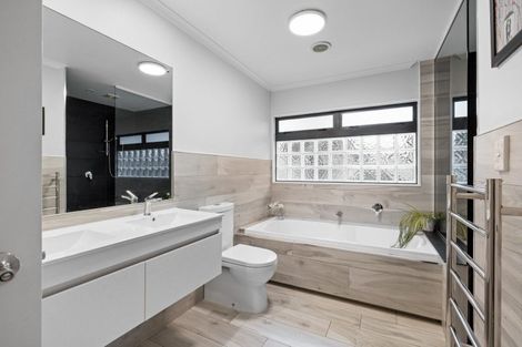 Photo of property in 15 Chelsea Drive, Taradale, Napier, 4112