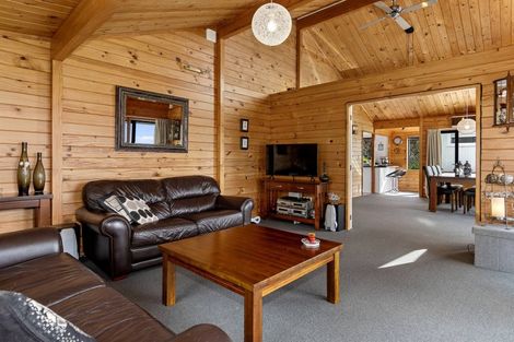 Photo of property in 110 Harbour View Road, Omokoroa, 3114