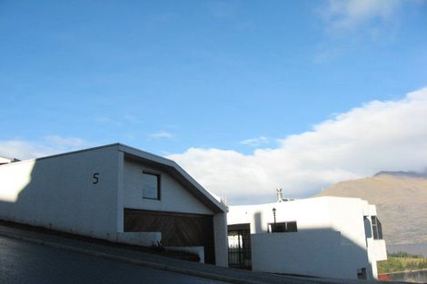 Photo of property in 5 Edinburgh Drive, Queenstown, 9300