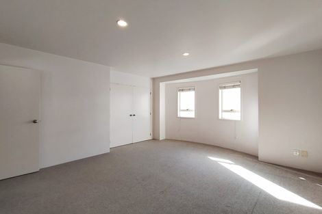 Photo of property in Henry Walton Flats, 4/2 Upper Queen Street, Auckland Central, Auckland, 1010