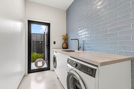 Photo of property in 114a Paparoa Street, Papanui, Christchurch, 8053