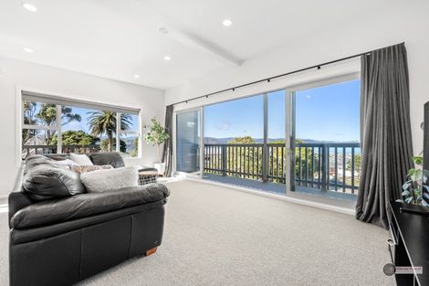 Photo of property in 73 Miromiro Road, Normandale, Lower Hutt, 5010