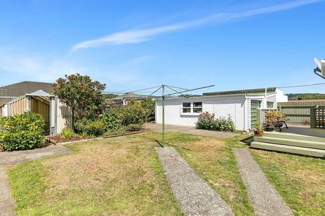 Photo of property in 5 Courtenay Road, Heretaunga, Upper Hutt, 5018