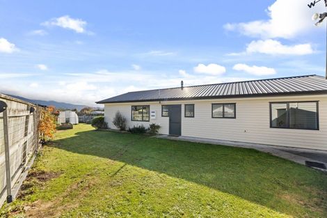 Photo of property in 10 Ngahana Place, Turangi, 3334