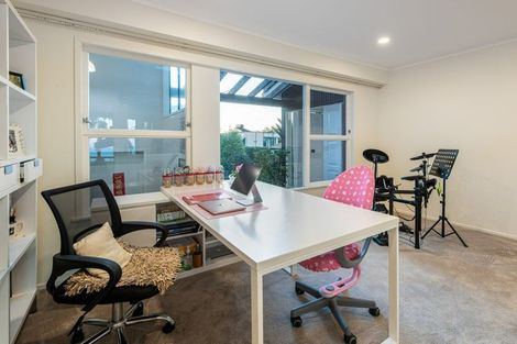 Photo of property in 18 Red Bluff Rise, Campbells Bay, Auckland, 0630