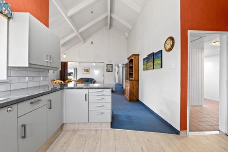 Photo of property in 15 Quin Crescent, Hawera, 4610