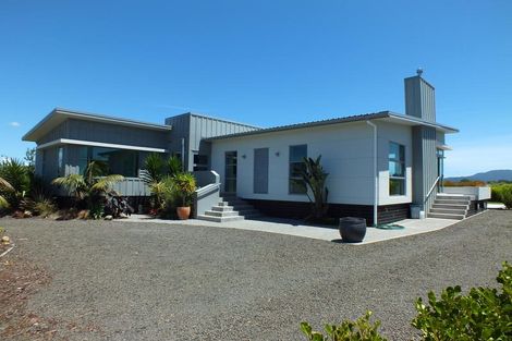 Photo of property in 118 Taupata Way, Matarangi, Whitianga, 3592